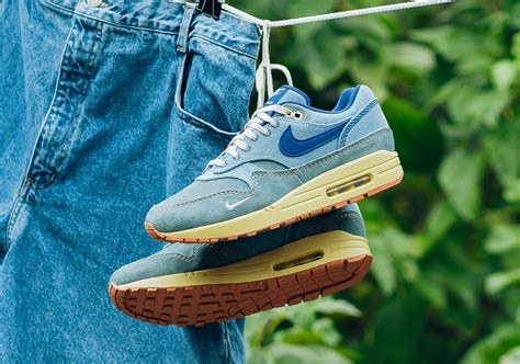 air max 1 denim.